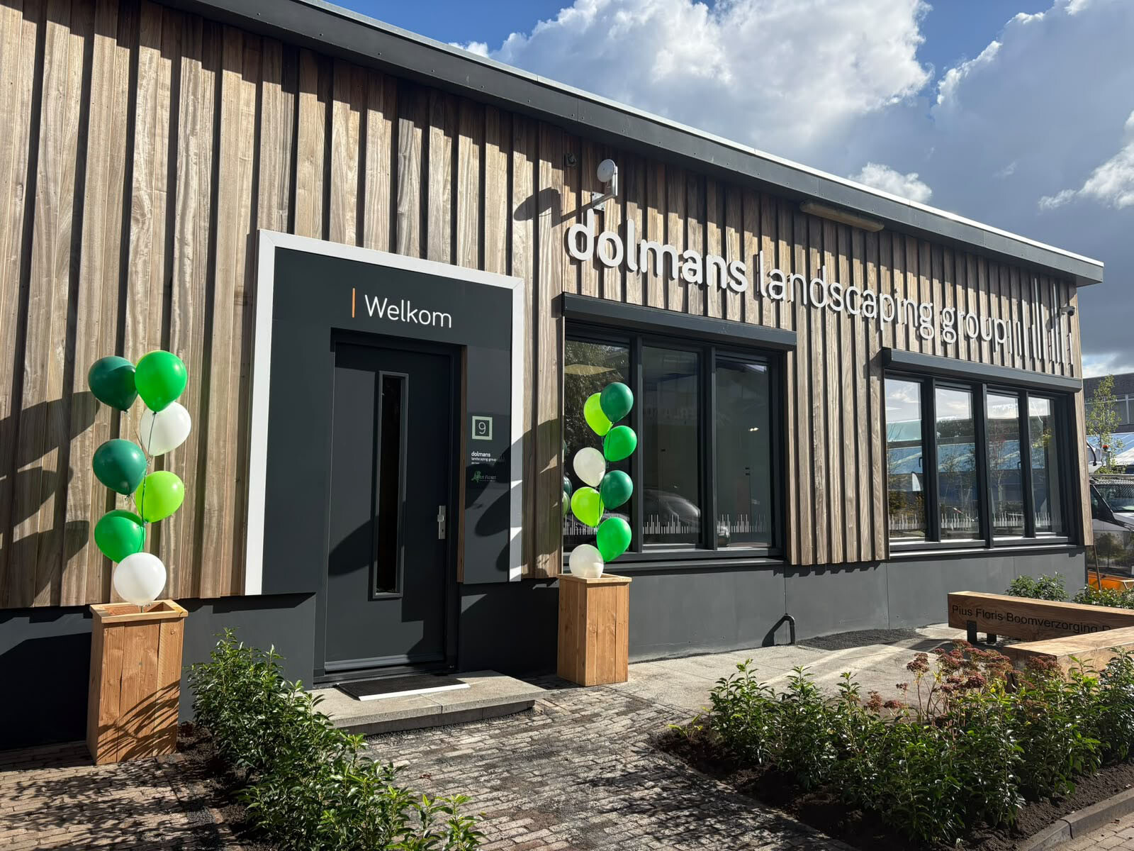 DLG - Dolmans Landscaping Group Groeiambitie Dolmans Den Boer